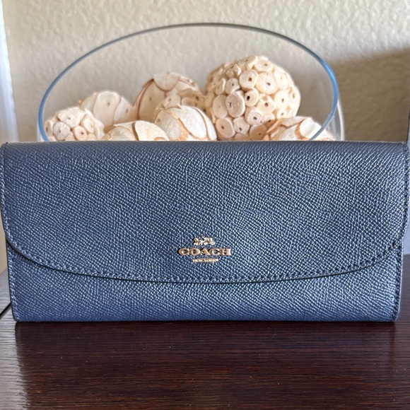 Coach Accordion Wallet in Crossgrain Leather – Navy Blue - Picture 1 of 10